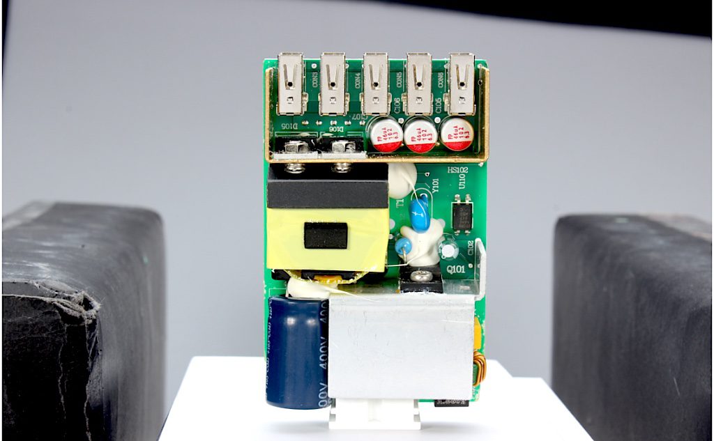 BlitzWolf-Internal-Circuit-MMonkey-1024x633