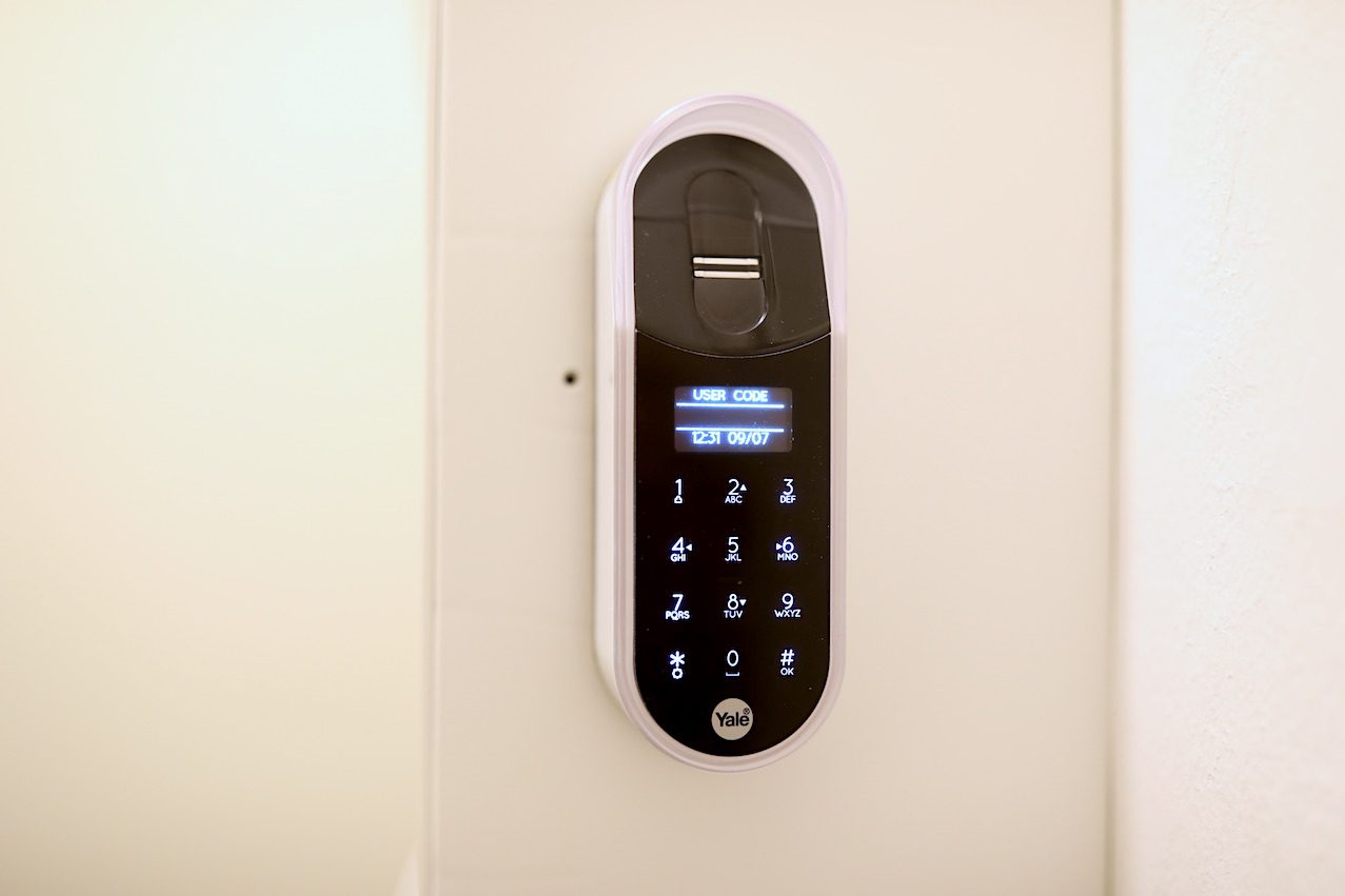 Yale ENTR eletronisches Türschloss Test Fingerprint Scanner Metropolitan Monkey Yale ENTR eletronisches Türschloss Test Fingerprint Scanner Metropolitan Monkey