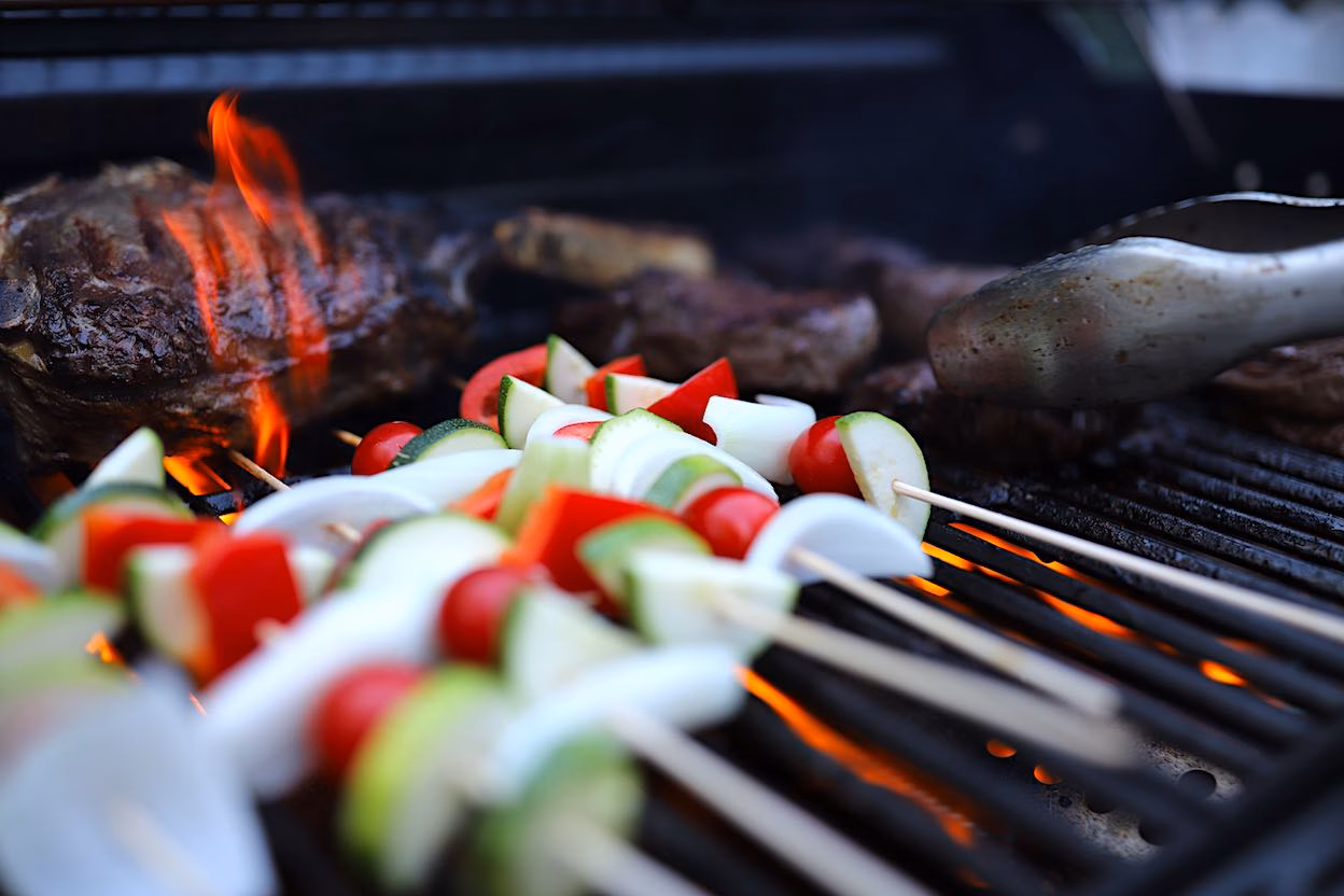 char-broil gas2coal grill test review metropolitan monkey