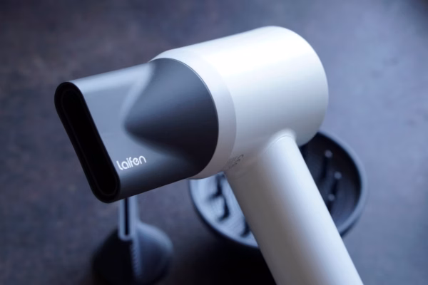 Föhn mit Aufsatz